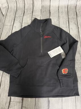 NWT Women's lululemon Calgary Flames Scuba Oversized Half-Zip Funnel Neck M/L